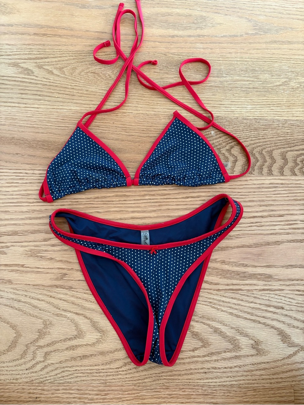 Frankie’s Bikinis set - Picture 1 of 4
